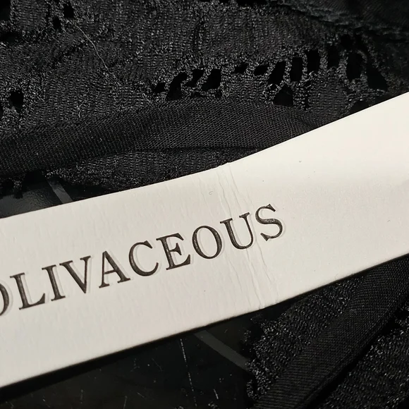 Olivaceous Cropped Lace Tank Top In Black Size S NWT - Picture 6 of 6